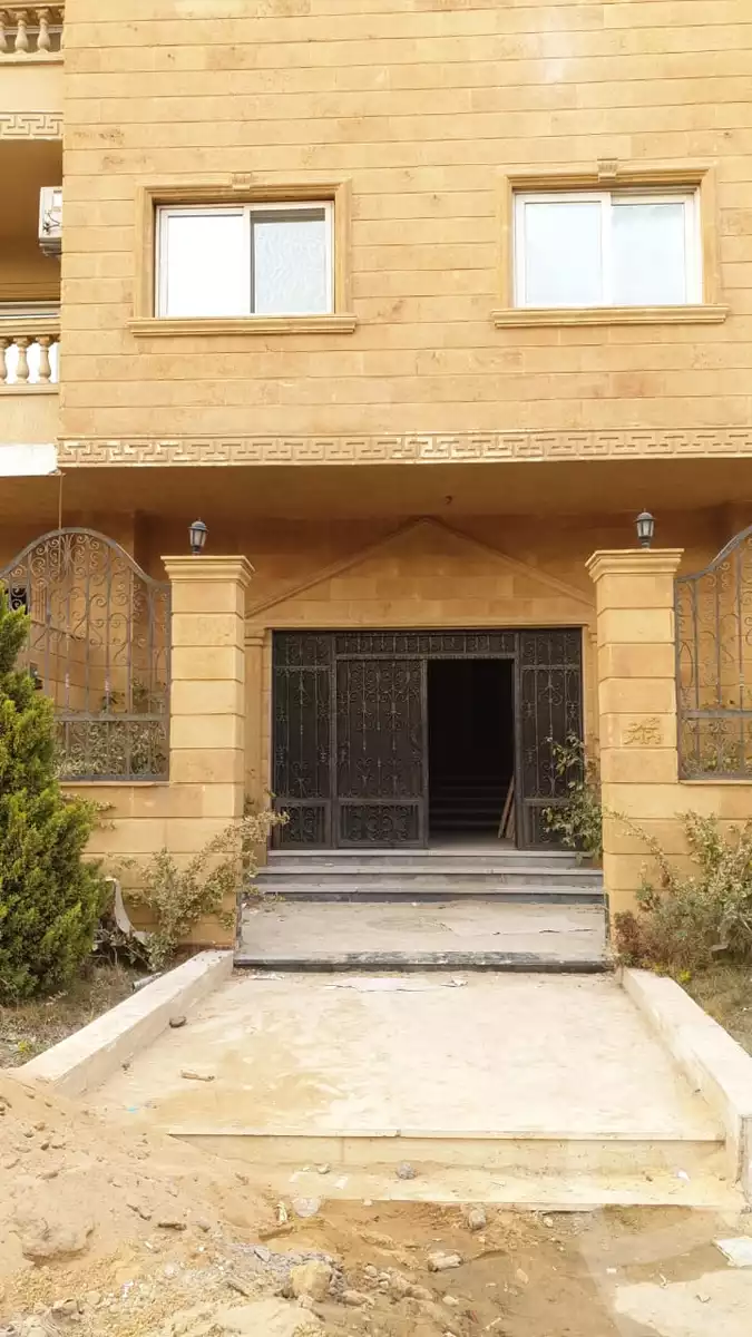 https://aqarmap.com.eg/ar/listing/6573250-for-rent-cairo-new-cairo-ganob-el-akadamiya-south-academy-a-zaid-ebn-haretha-st