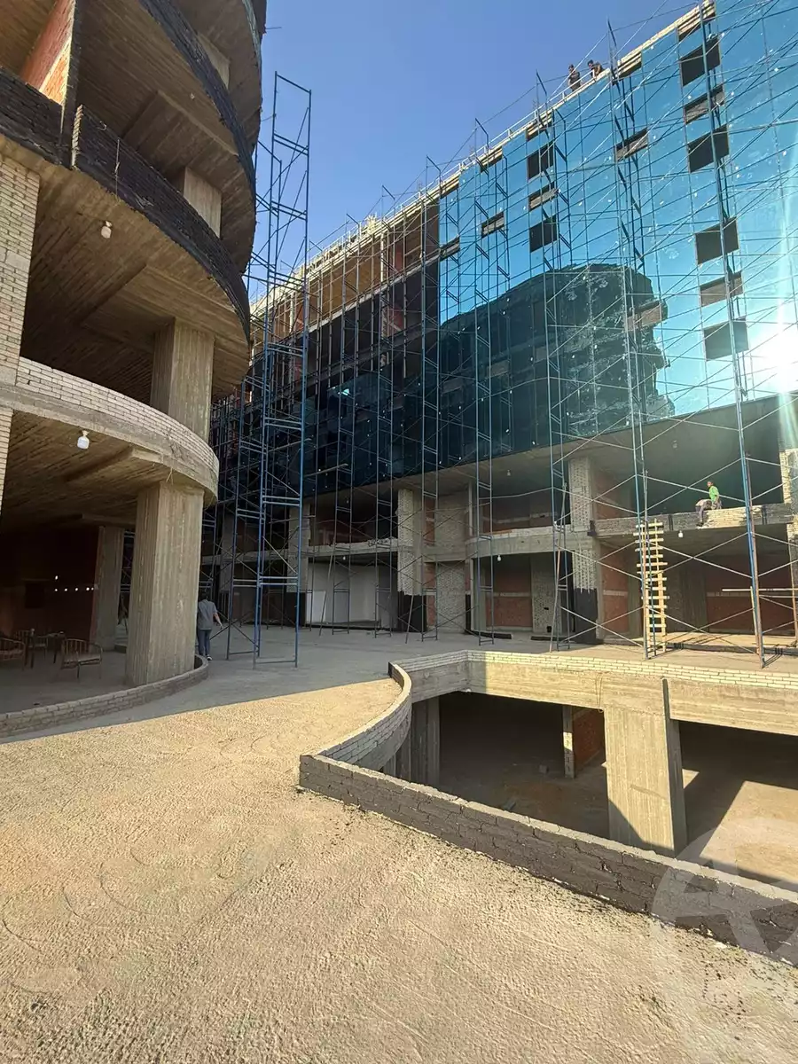 https://aqarmap.com.eg/ar/listing/6588050-for-sale-cairo-el-sheikh-zayed-city-compounds-101-mall
