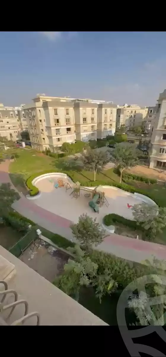 https://aqarmap.com.eg/en/listing/6588349-for-sale-cairo-new-cairo-compounds-mountain-view-hyde-park
