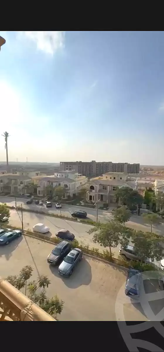 https://aqarmap.com.eg/en/listing/6588349-for-sale-cairo-new-cairo-compounds-mountain-view-hyde-park