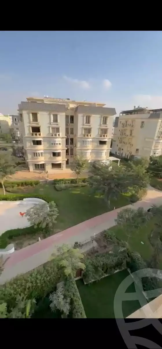https://aqarmap.com.eg/ar/listing/6588375-for-sale-cairo-new-cairo-compounds-mountain-view-hyde-park