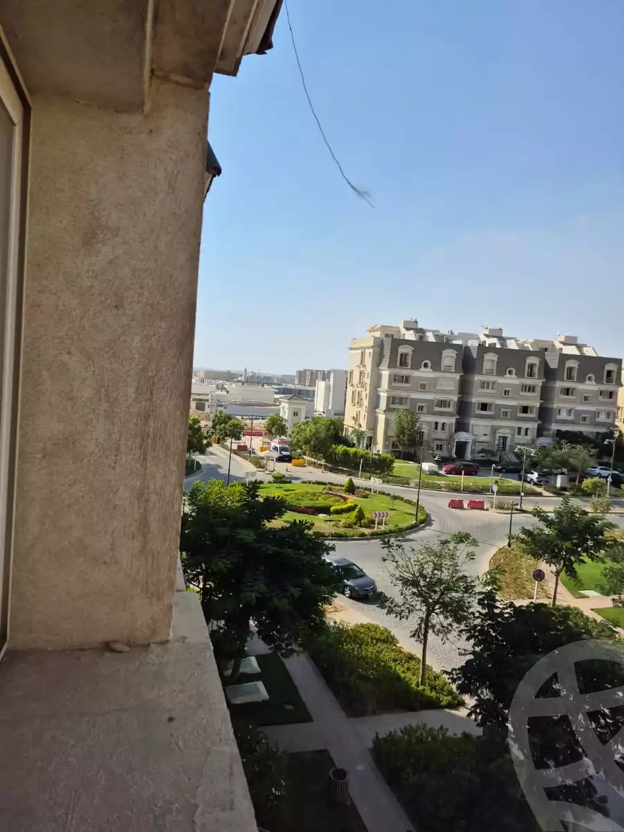 https://aqarmap.com.eg/ar/listing/6590073-for-sale-cairo-new-cairo-compounds-mountain-view-hyde-park