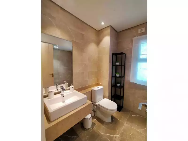 https://aqarmap.com.eg/ar/listing/6590236-for-sale-cairo-el-sheikh-zayed-city-compounds-kmbwnd-fyldj-wyst-dr-llttwyr