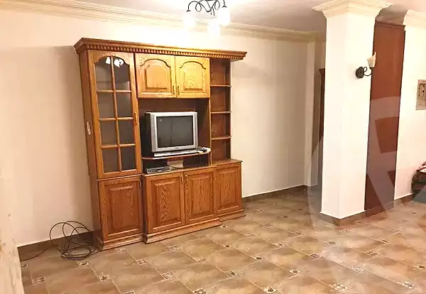 https://aqarmap.com.eg/ar/listing/6591795-for-sale-cairo-6th-of-october-el-ahyaa-neighborhood-2nd-divided-from-al-kafrawei-st