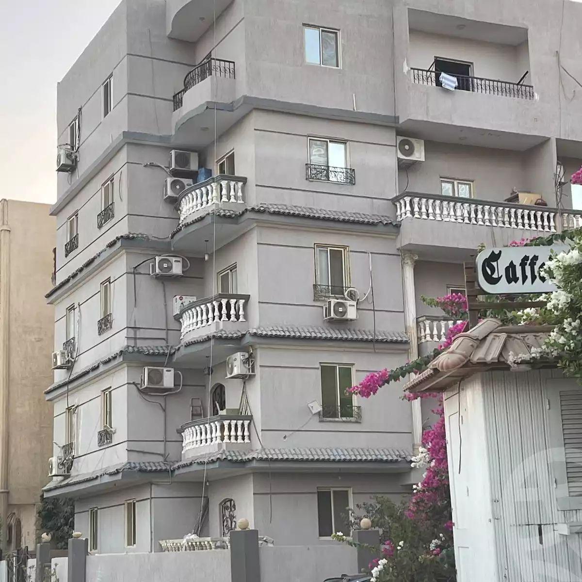 https://aqarmap.com.eg/ar/listing/6592616-for-sale-cairo-6th-of-october-el-ahyaa-neighborhood-1st-sixth-neighborhood