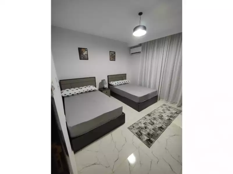 https://aqarmap.com.eg/ar/listing/6594464-for-rent-cairo-new-cairo-compounds-hyde-park-centre-ville-hyde-park