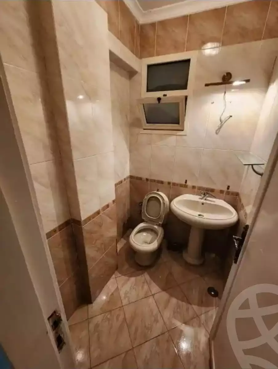 https://aqarmap.com.eg/ar/listing/6599511-for-rent-alexandria-zezenia-ibrahim-el-attar-st