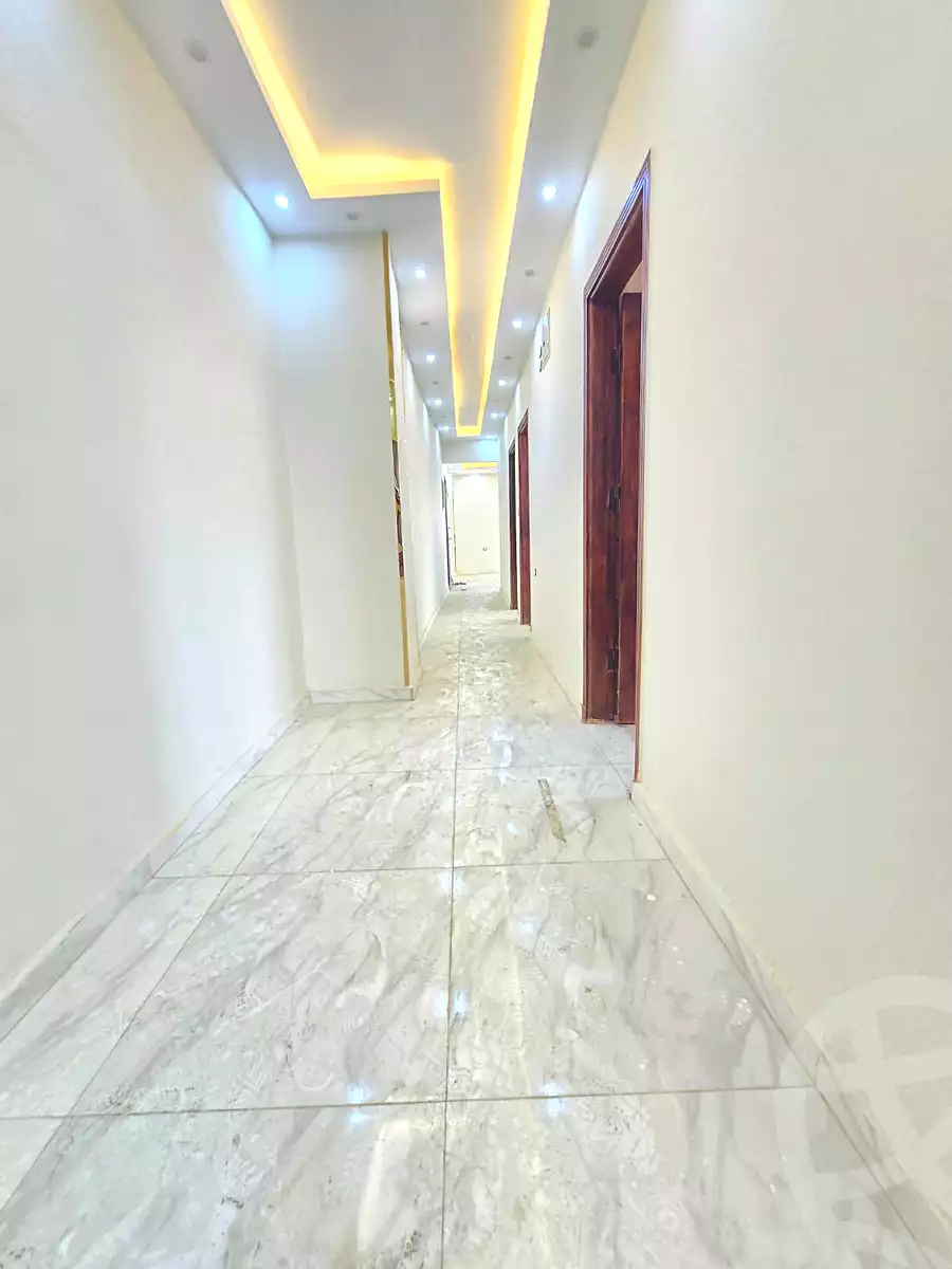 https://aqarmap.com.eg/ar/listing/6600298-for-sale-cairo-6th-of-october-el-ahyaa-neighborhood-1st-al-maahad