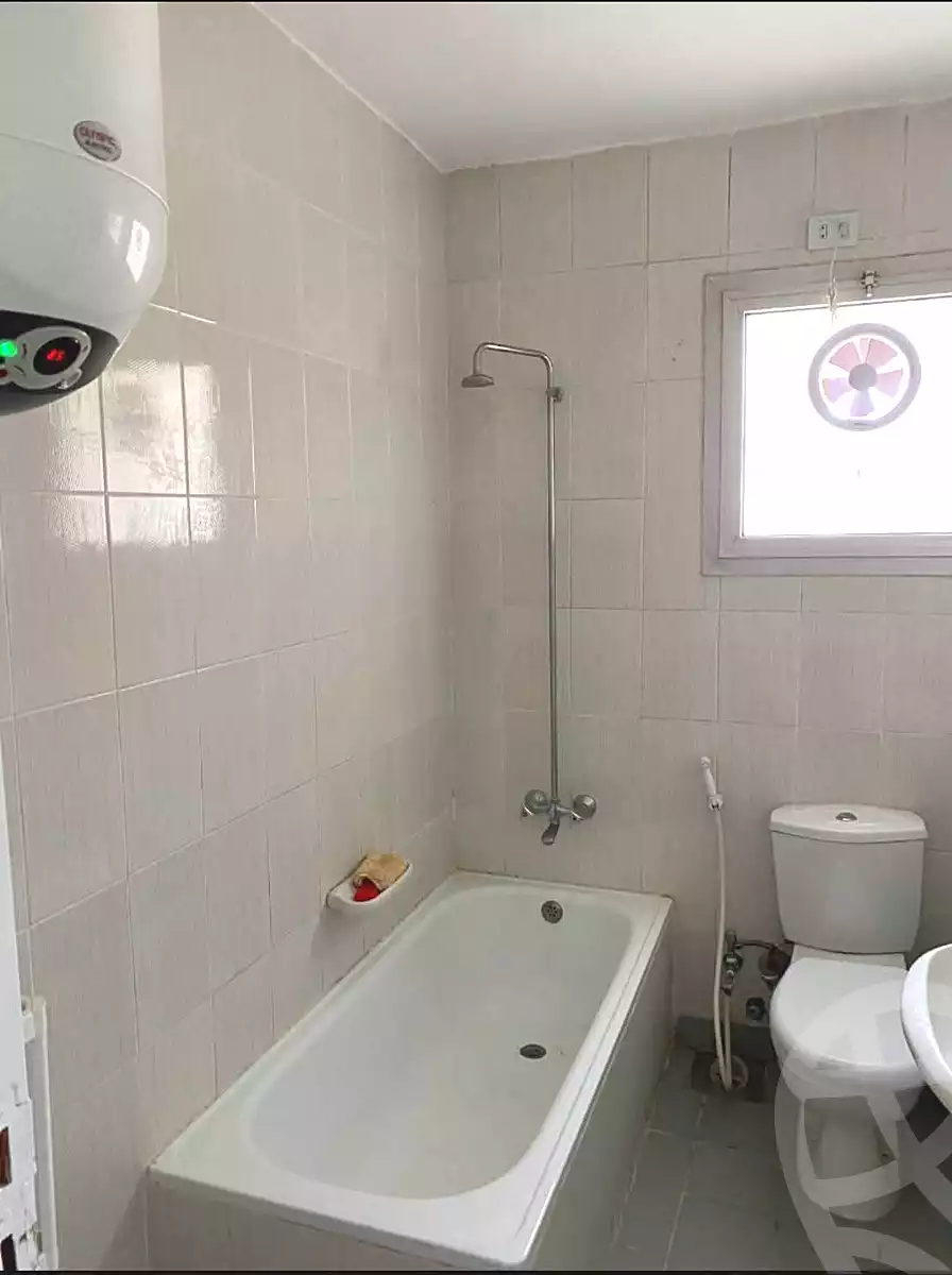 https://aqarmap.com.eg/en/listing/6601256-for-rent-cairo-new-cairo-lrhb-city-phase-2-saed-ibn-mouaaz-st