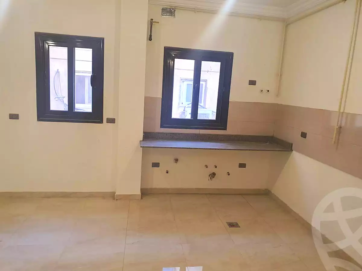 https://aqarmap.com.eg/ar/listing/6601461-for-rent-cairo-new-cairo-ganob-el-akadamiya-south-academy-a-zaid-ebn-haretha-st