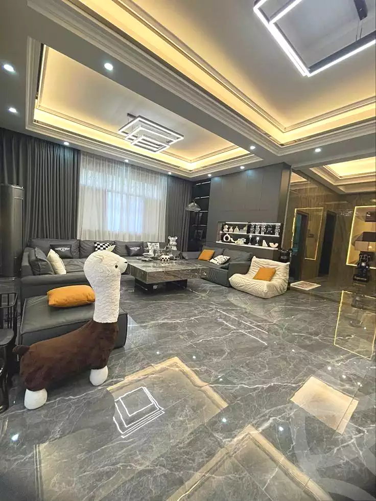 https://aqarmap.com.eg/en/listing/6605296-for-sale-cairo-new-cairo-compounds-hyde-park-centre-ville-hyde-park