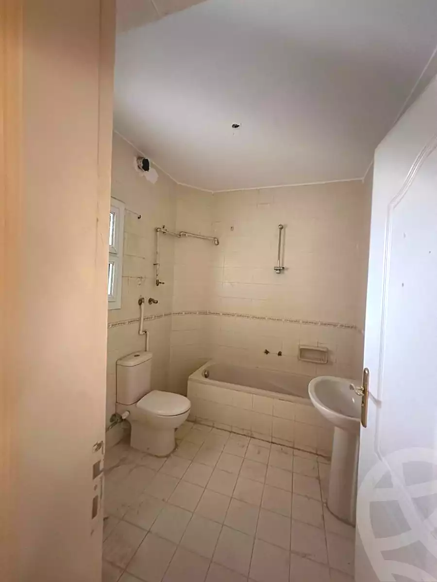 https://aqarmap.com.eg/en/listing/6609012-for-sale-cairo-el-sheikh-zayed-city-compounds-beverly-hills