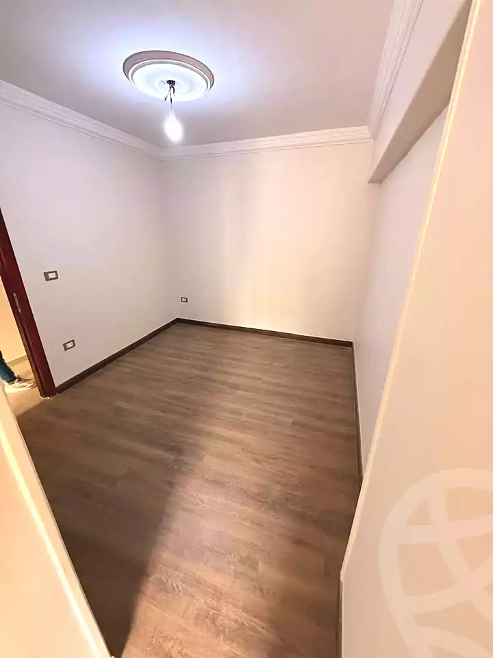 https://aqarmap.com.eg/ar/listing/6609044-for-sale-alexandria-el-mandara-alex-el-mandara-bahri-sidi-kamal-st