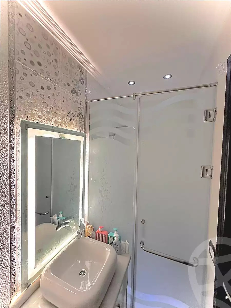 https://aqarmap.com.eg/ar/listing/6609530-for-rent-cairo-6th-of-october-el-ahyaa-neighborhood-2nd-divided-from-al-kafrawei-st