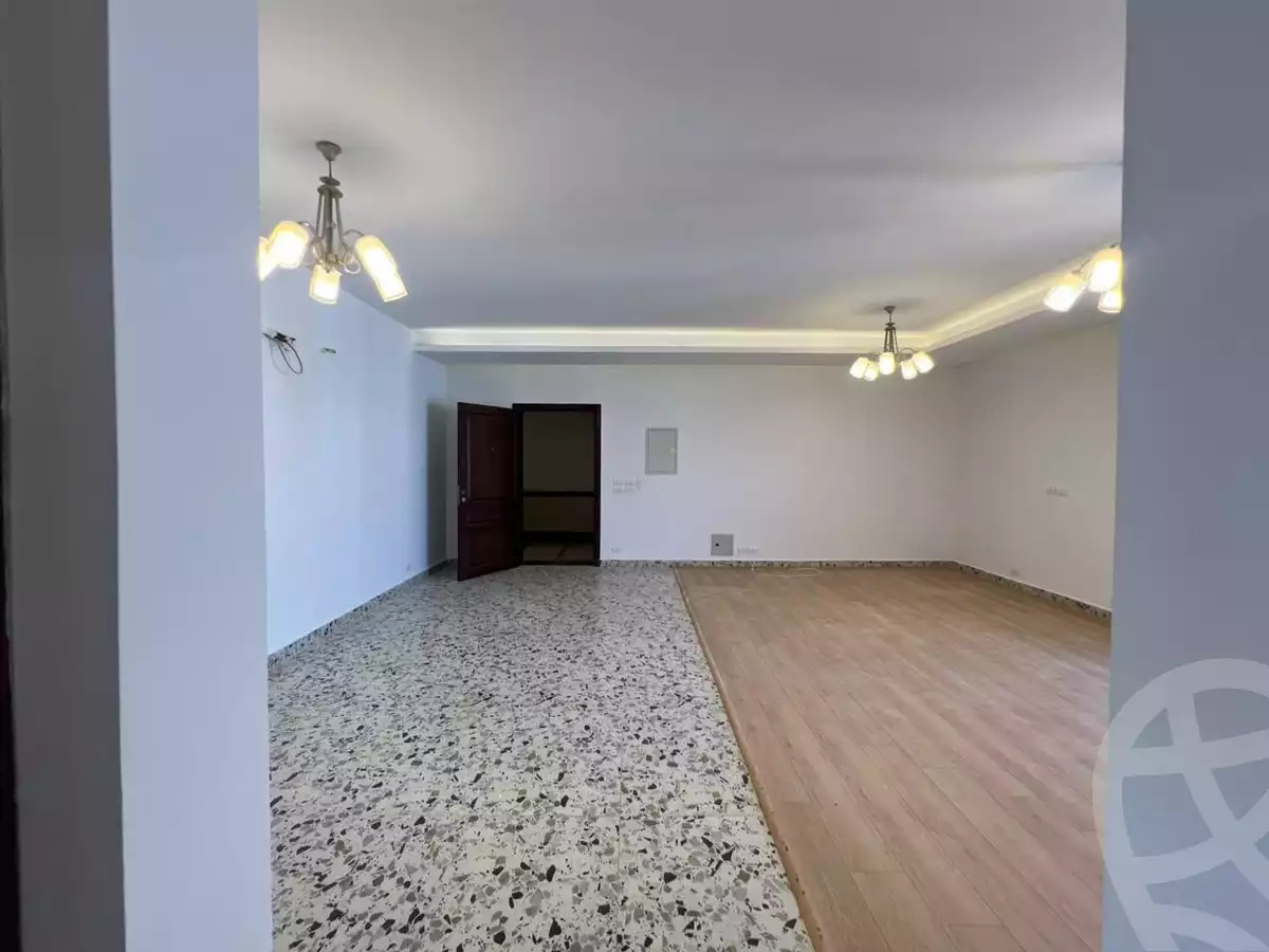 https://aqarmap.com.eg/en/listing/6610700-for-rent-cairo-new-cairo-compounds-hyde-park-centre-ville-hyde-park