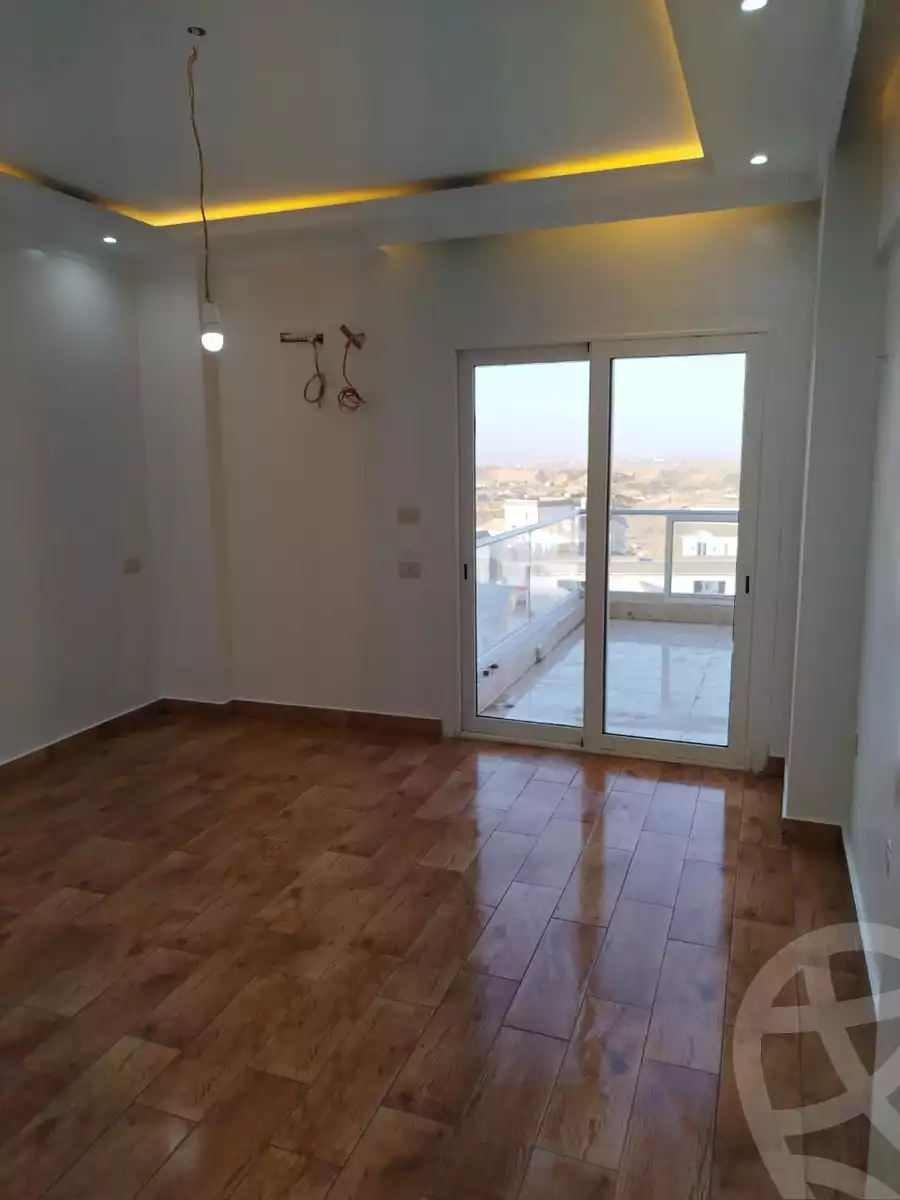 https://aqarmap.com.eg/ar/listing/6611320-for-rent-cairo-new-cairo-compounds-mwntn-fyw-y-syty-creek-park-mountain-view-icity