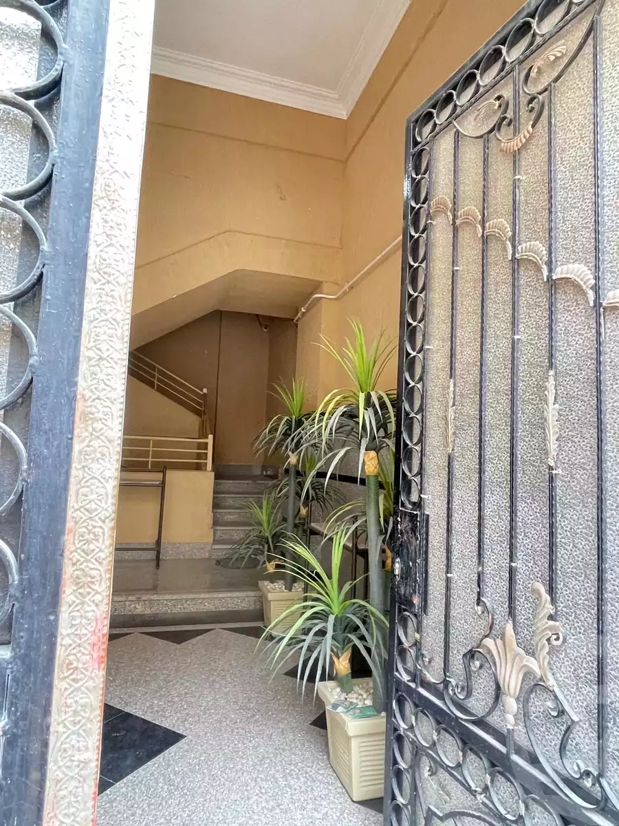 https://aqarmap.com.eg/ar/listing/6616310-for-sale-cairo-6th-of-october-el-ahyaa-neighborhood-4th-neighborhood-5
