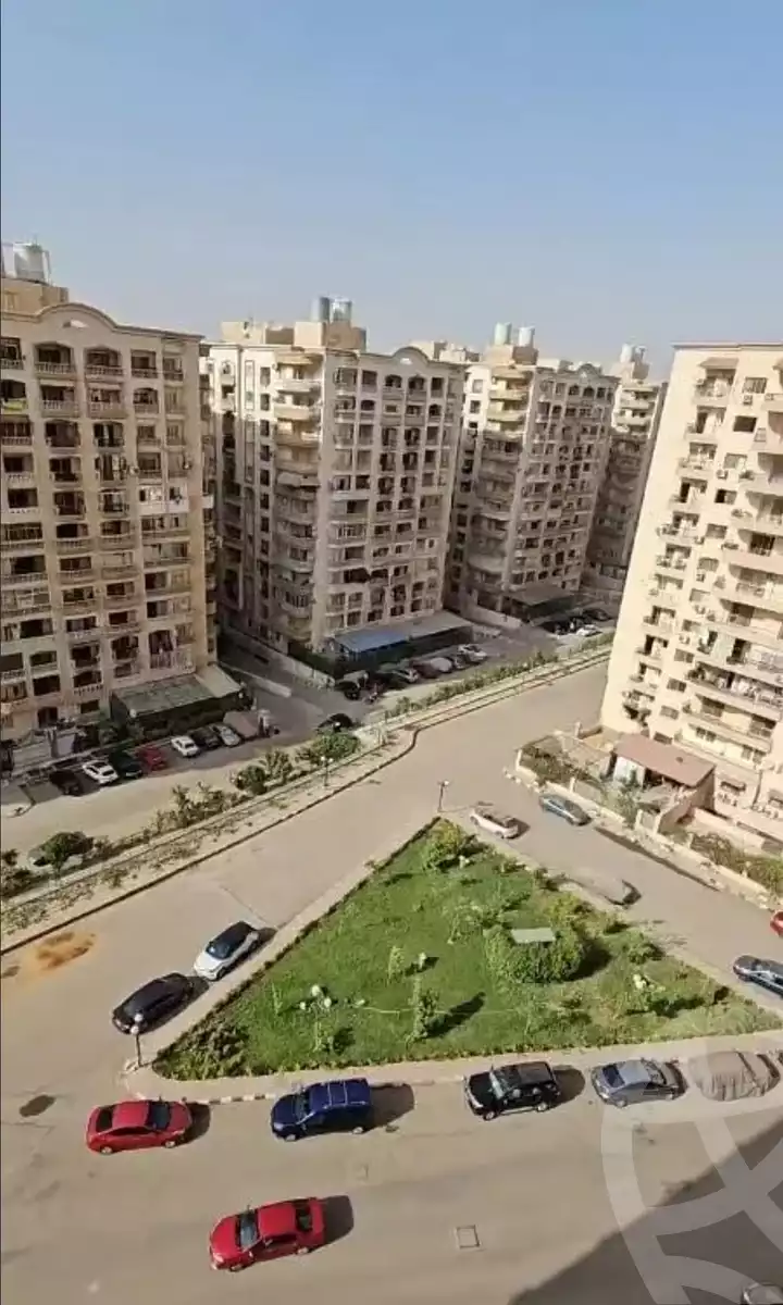 https://aqarmap.com.eg/ar/listing/6619506-for-sale-cairo-nasr-city-compounds-hayah-towers-compound