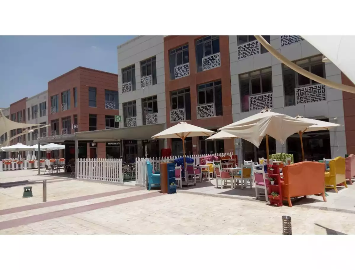 https://aqarmap.com.eg/en/listing/6624884-for-sale-cairo-el-sheikh-zayed-city-compounds-the-courtyard-mall-dorra