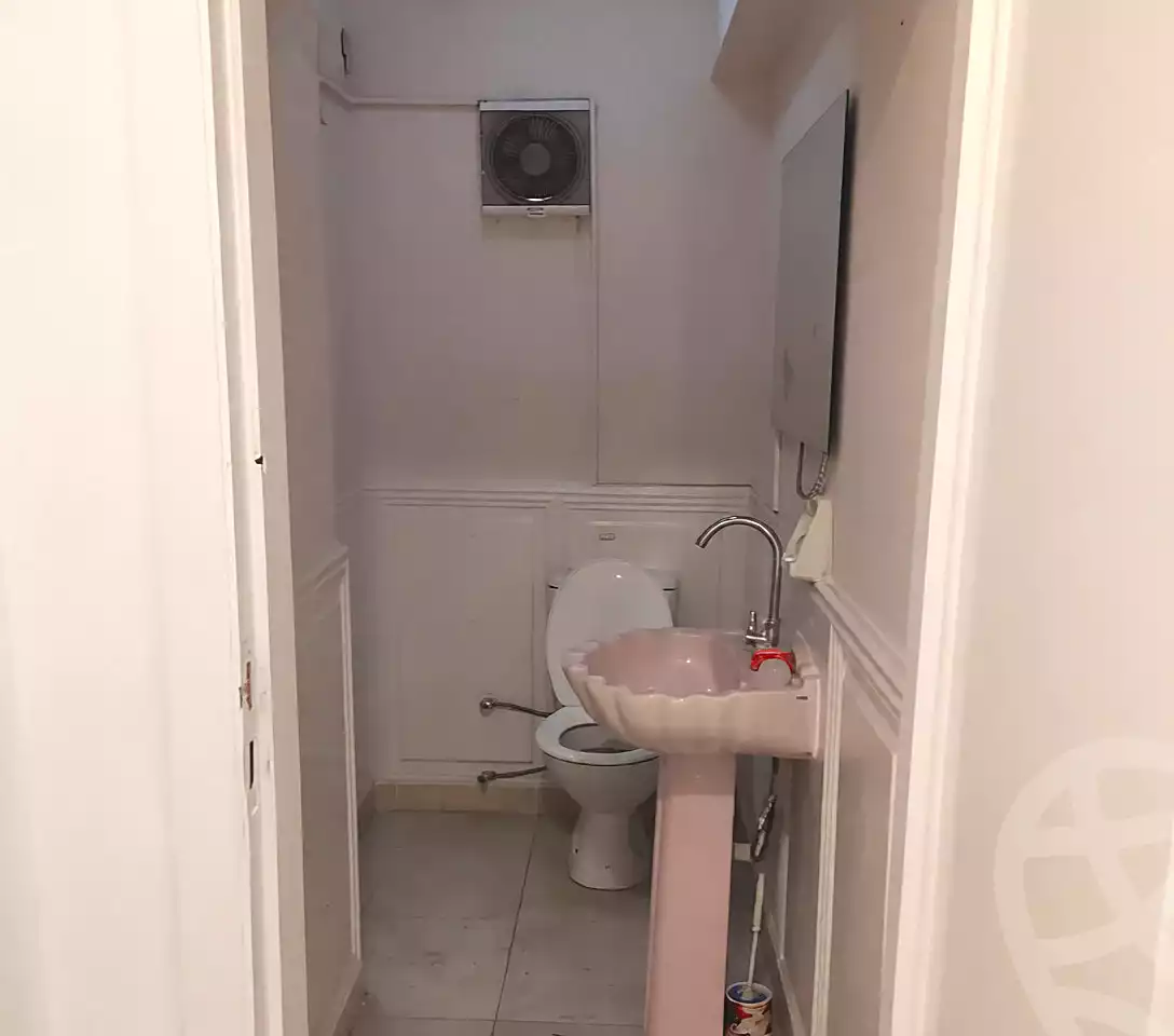https://aqarmap.com.eg/ar/listing/6626679-for-rent-alexandria-ganaklis