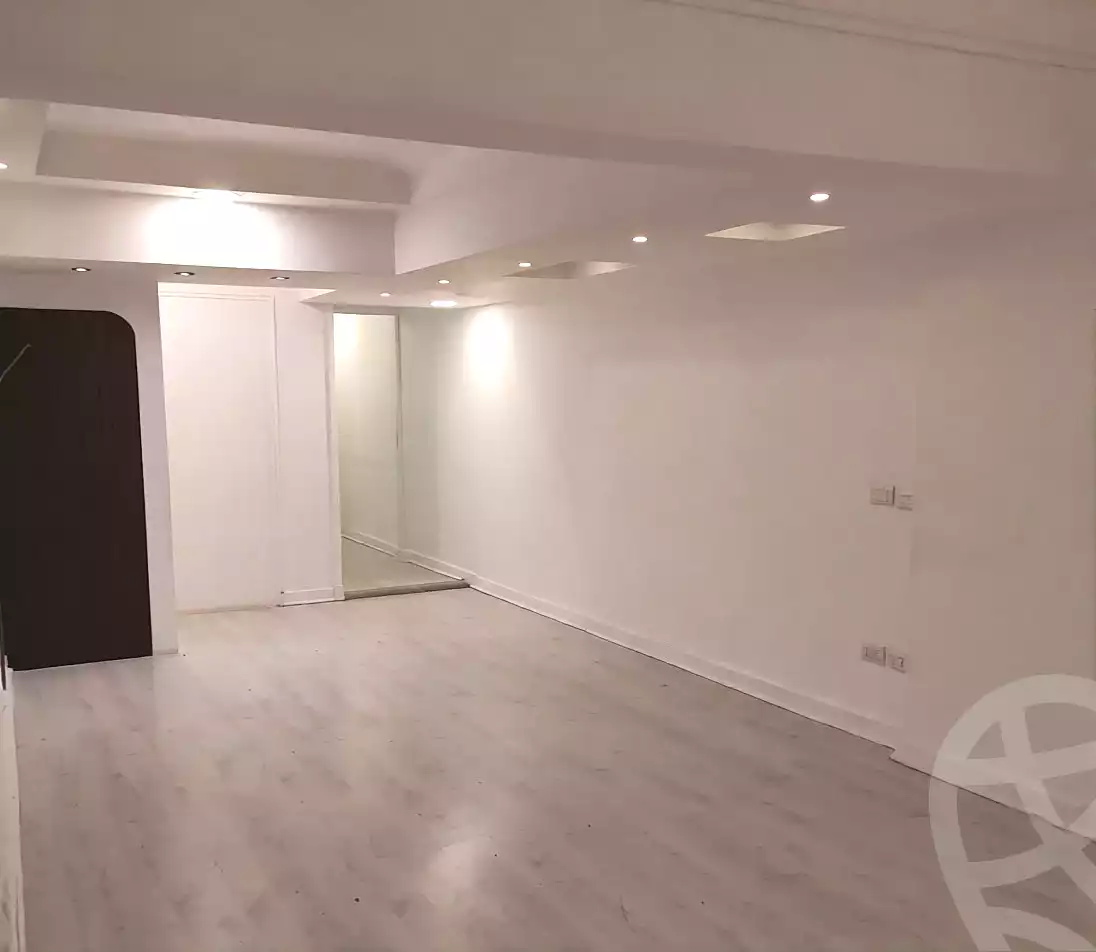 https://aqarmap.com.eg/ar/listing/6626679-for-rent-alexandria-ganaklis