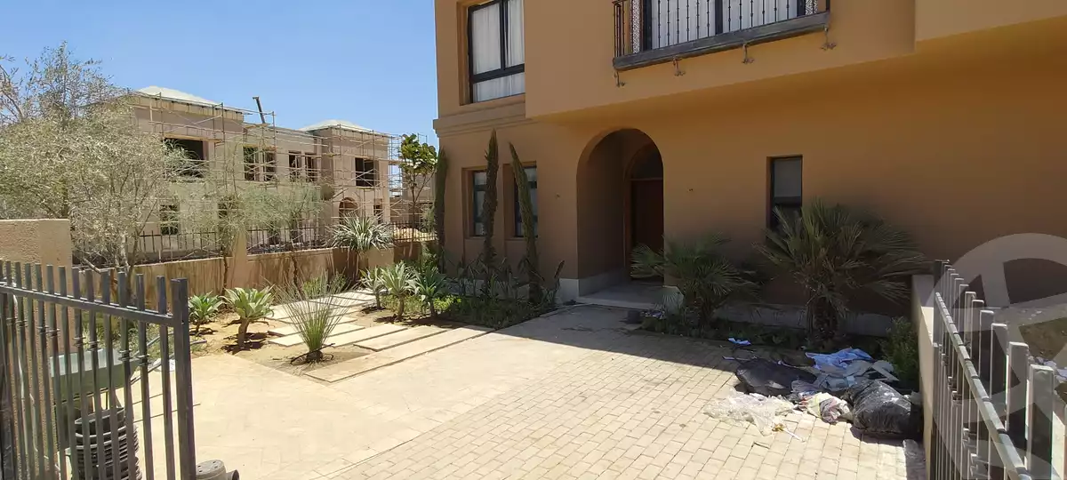 https://aqarmap.com.eg/en/listing/6637739-for-sale-cairo-el-sheikh-zayed-city-compounds-kmbwnd-fyldj-wyst-dr-llttwyr