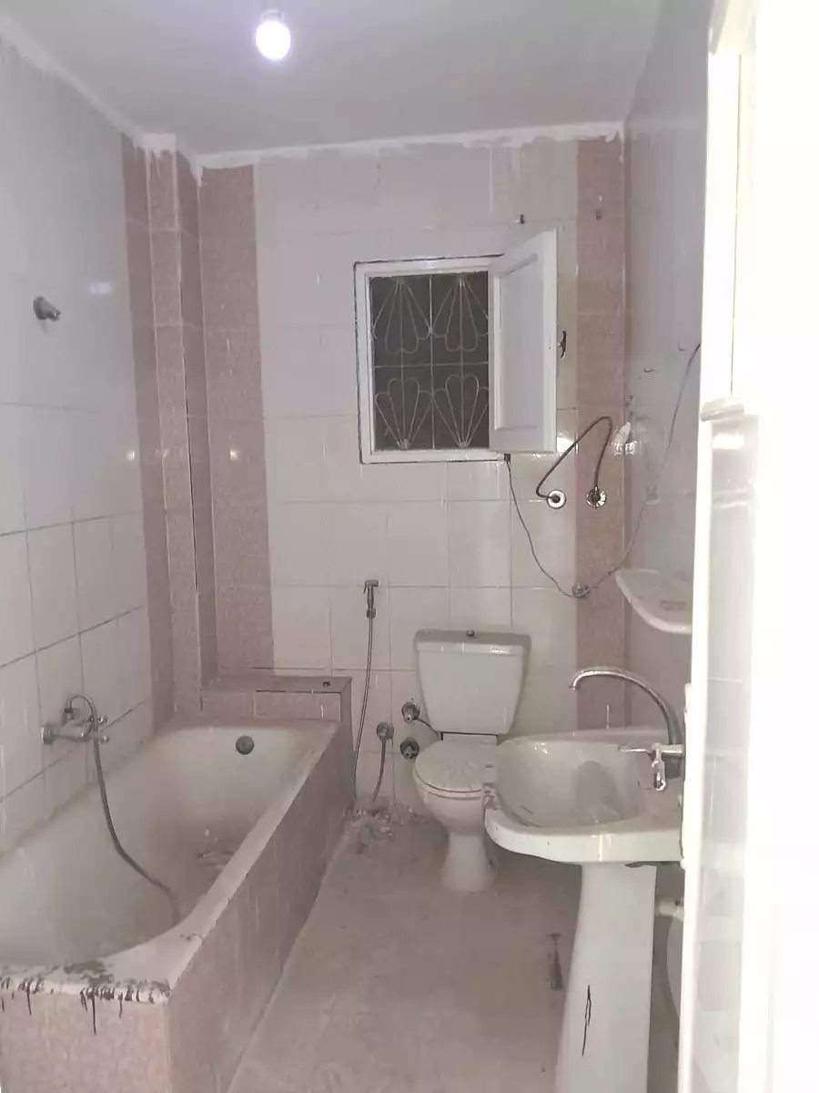 https://aqarmap.com.eg/en/listing/6642096-for-sale-alexandria-l-jmy-el-hanouvel-radwan-st