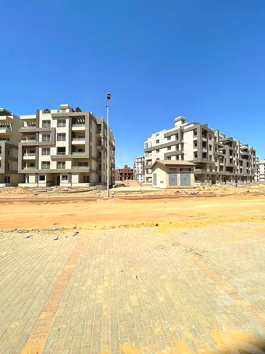 https://aqarmap.com.eg/en/listing/6651471-for-sale-cairo-el-sheikh-zayed-city-compounds
