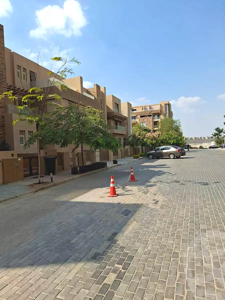 https://aqarmap.com.eg/ar/listing/6651529-for-sale-cairo-6th-of-october-compounds-rayos