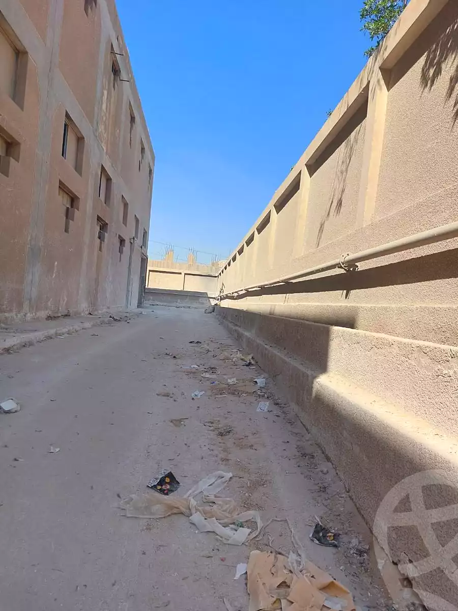 https://aqarmap.com.eg/ar/listing/6655687-for-sale-cairo-al-oubour-el-manateq-el-snaaya-first-industrial-zone