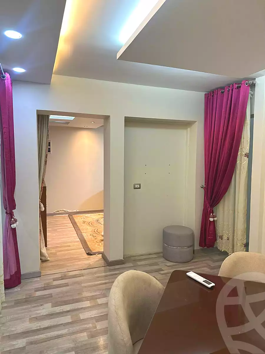 https://aqarmap.com.eg/ar/listing/6656367-for-sale-alexandria-smouha-compounds-in-smouha-smouha-entrance-compound-hyt