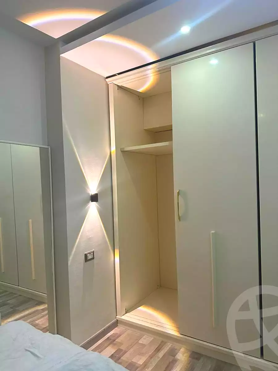 https://aqarmap.com.eg/ar/listing/6656367-for-sale-alexandria-smouha-compounds-in-smouha-smouha-entrance-compound-hyt