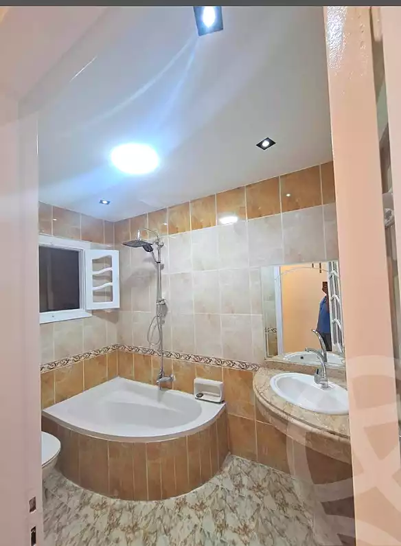 https://aqarmap.com.eg/ar/listing/6657575-for-sale-alexandria-sydy-bshr-sydy-bshr-bhry-shr-mhmwd-l-yswy
