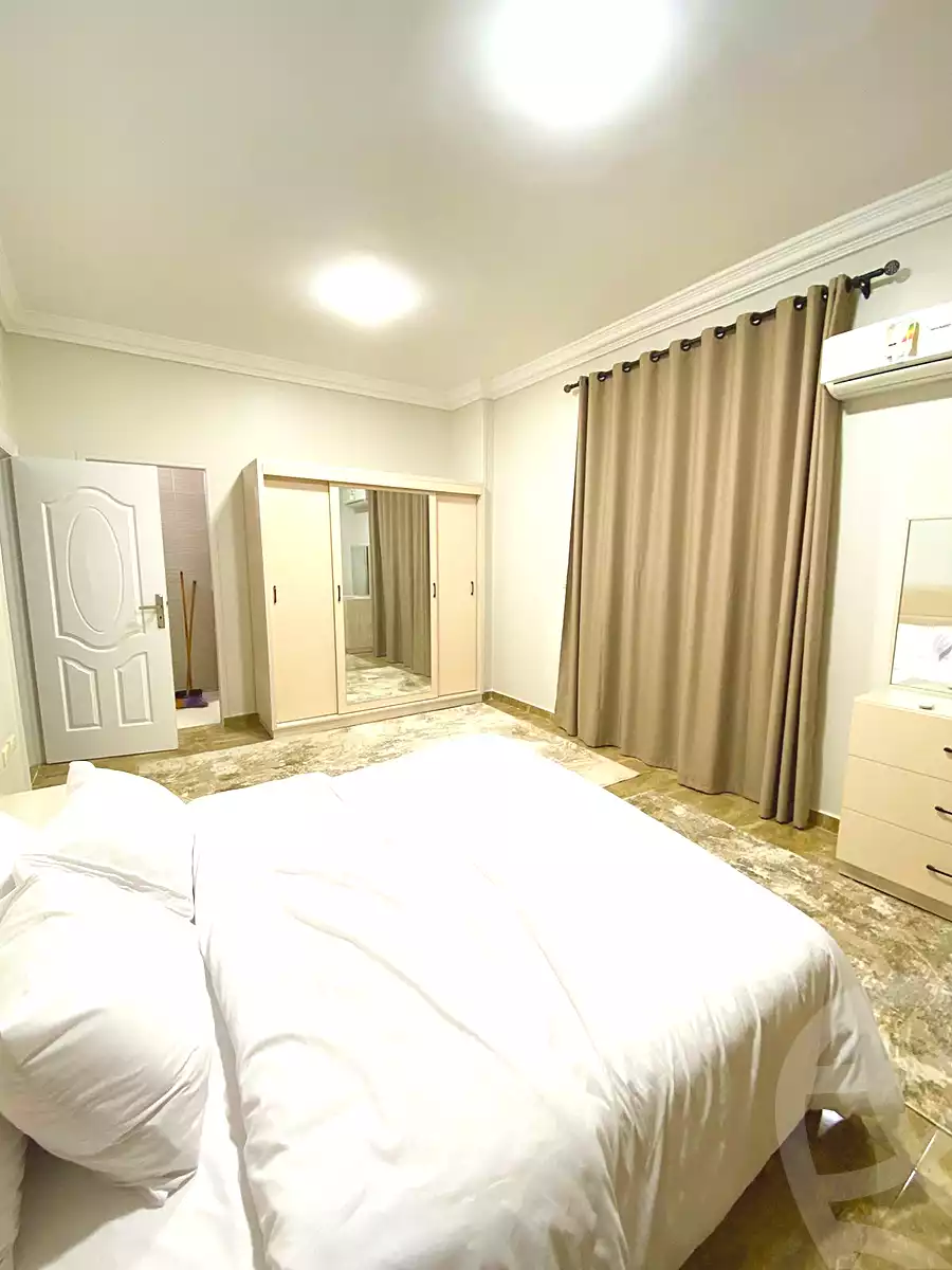 https://aqarmap.com.eg/ar/listing/6663137-for-rent-cairo-new-cairo-compounds-el-mostashareen-compound