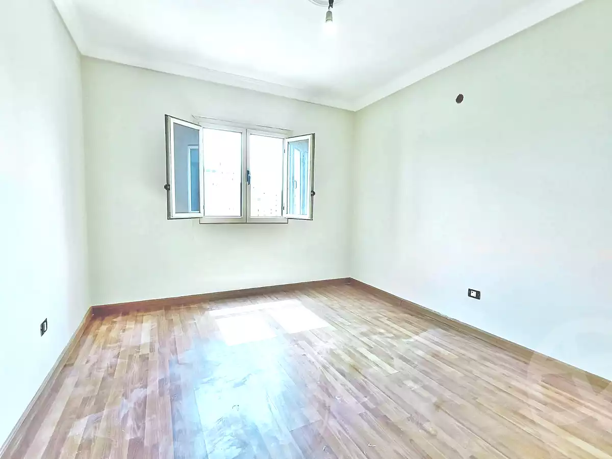 https://aqarmap.com.eg/ar/listing/6665082-for-sale-alexandria-sidi-gaber-shr-sydy-jbr