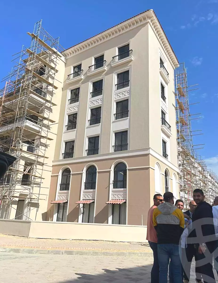 https://aqarmap.com.eg/ar/listing/6666282-for-sale-cairo-el-sheikh-zayed-city-compounds-kmbwnd-fyldj-wyst-dr-llttwyr