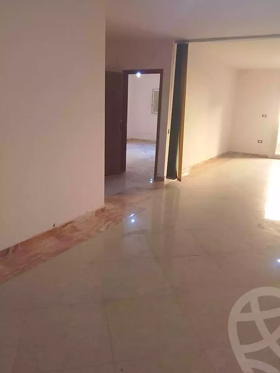 https://aqarmap.com.eg/en/listing/6669111-for-sale-alexandria-glim-mostafa-maher-st