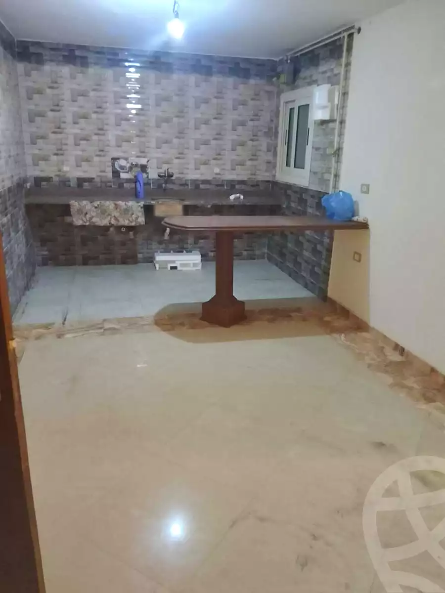 https://aqarmap.com.eg/en/listing/6669111-for-sale-alexandria-glim-mostafa-maher-st