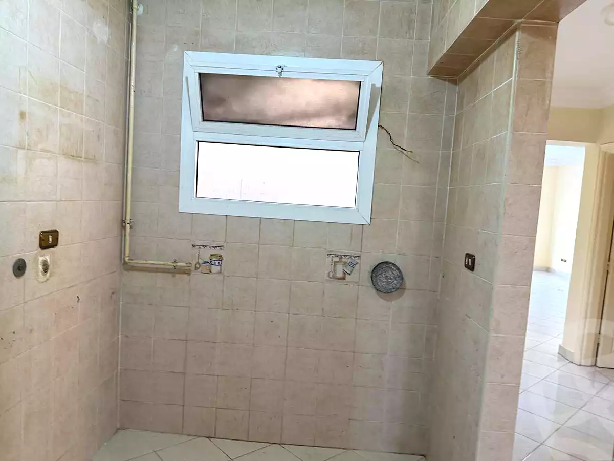 https://aqarmap.com.eg/ar/listing/6670554-for-rent-cairo-new-cairo-ganob-el-akadamiya-south-academy-b-taha-hussein-st