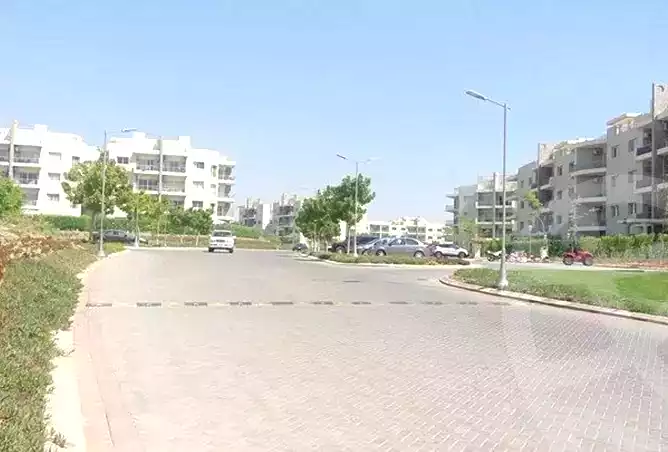 https://aqarmap.com.eg/en/listing/6671269-for-sale-cairo-el-sheikh-zayed-city-compounds-dh-drys