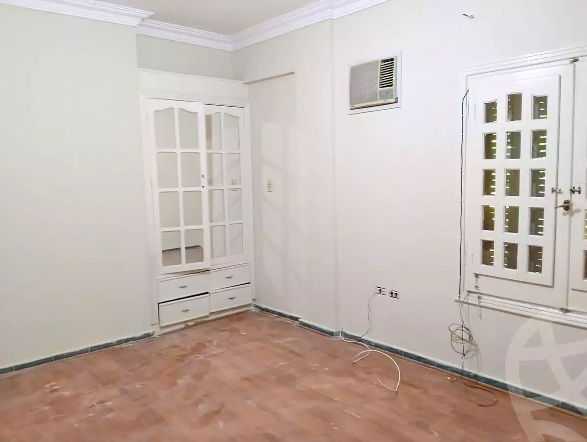 https://aqarmap.com.eg/ar/listing/6671401-for-sale-cairo-el-sheikh-zayed-city-compounds-hadayek-el-mohandiseen