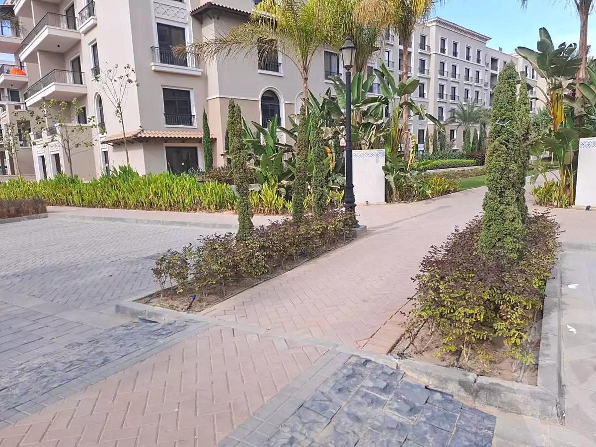 https://aqarmap.com.eg/en/listing/6673893-for-sale-cairo-el-sheikh-zayed-city-compounds-kmbwnd-fyldj-wyst-dr-llttwyr