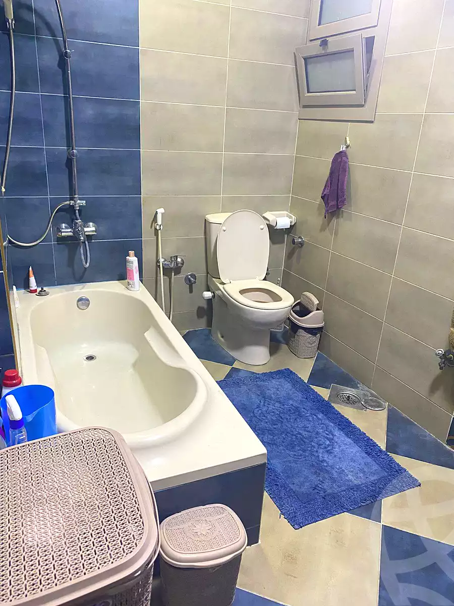 https://aqarmap.com.eg/en/listing/6673919-for-sale-cairo-helwan-helwan-el-sharkeya-mostafa-safwat-st