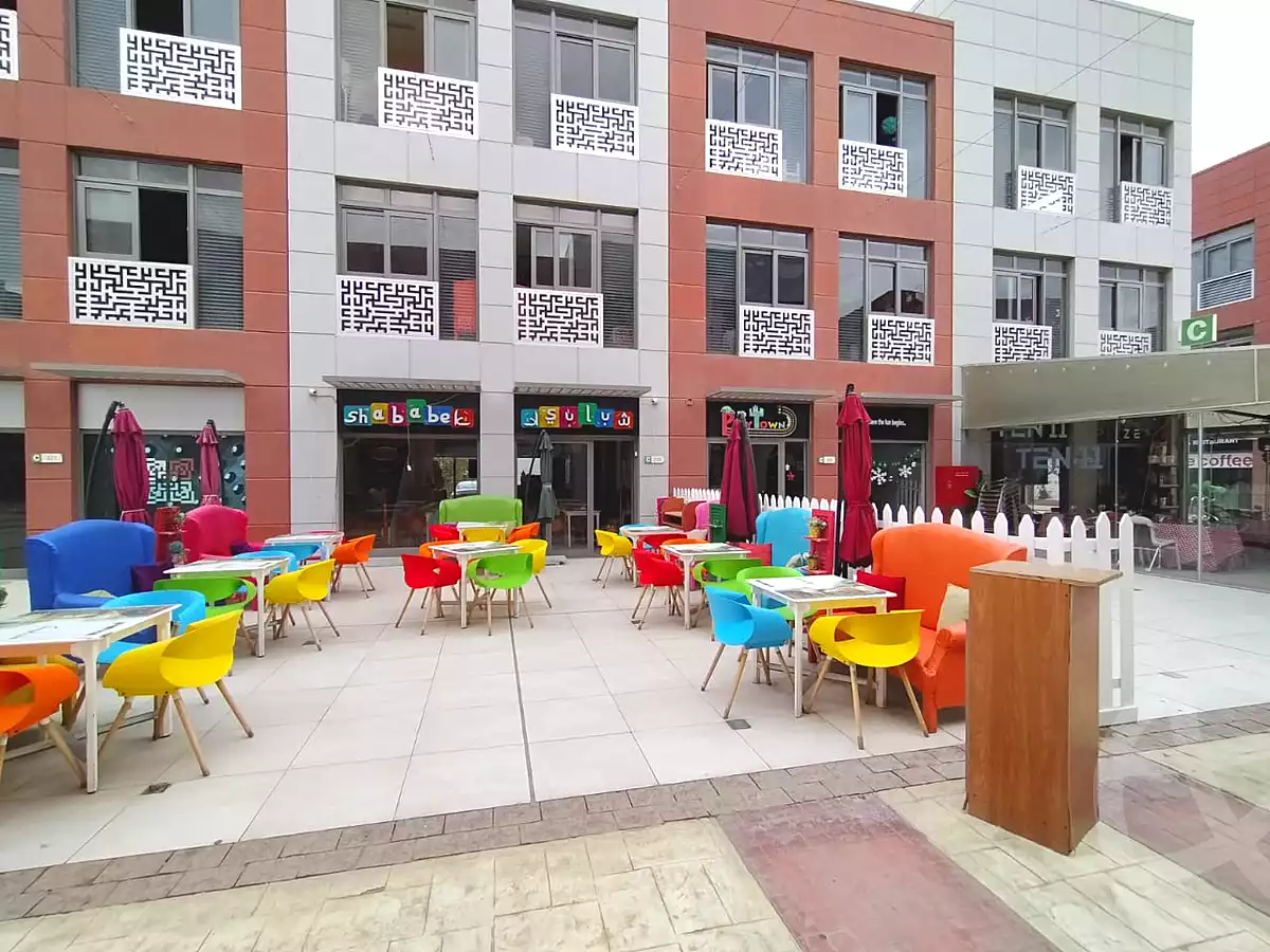 https://aqarmap.com.eg/ar/listing/6674091-for-rent-cairo-el-sheikh-zayed-city-compounds-the-courtyard-mall-dorra