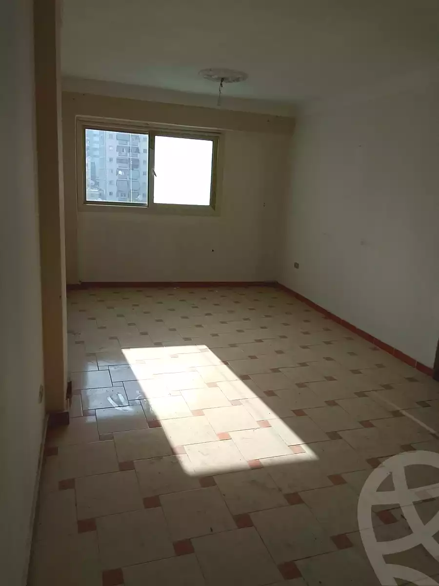 https://aqarmap.com.eg/ar/listing/6675006-for-sale-alexandria-el-asafra-l-sfr-qbly-el-maahad-el-dini-st