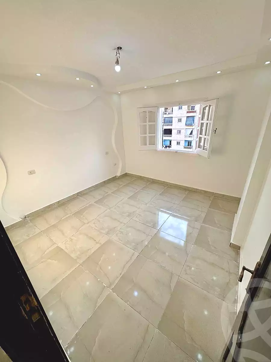 https://aqarmap.com.eg/ar/listing/6676991-for-sale-alexandria-sydy-bshr-sydy-bshr-bhry-gamal-abd-el-nasir-st