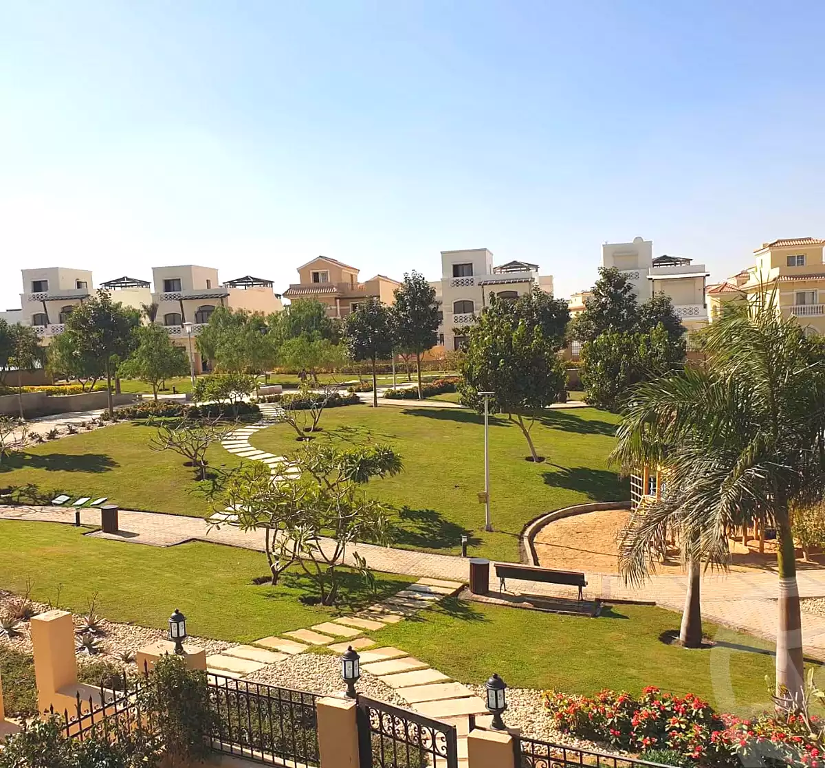https://aqarmap.com.eg/ar/listing/6678404-for-sale-cairo-new-cairo-compounds-hyde-park-greens-hyde-park-compound