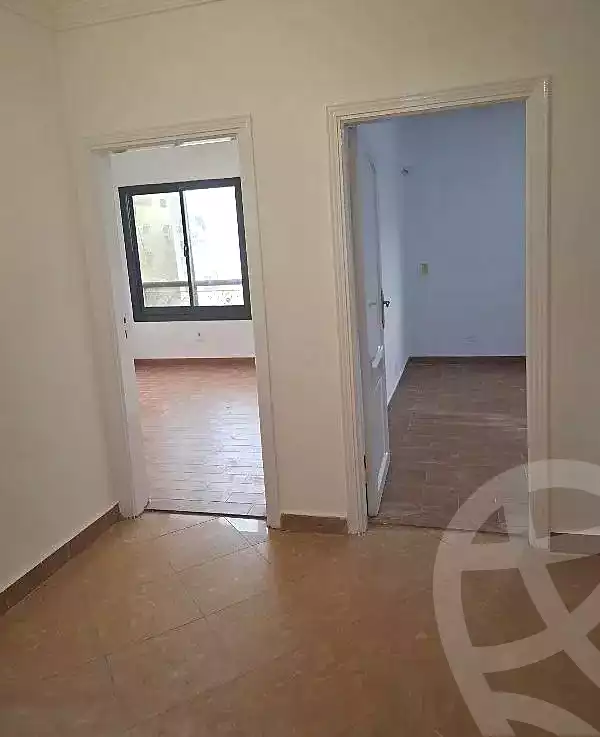 https://aqarmap.com.eg/ar/listing/6680248-for-sale-cairo-6th-of-october-el-ahyaa-neighborhood-2nd-divided-from-al-kafrawei-st