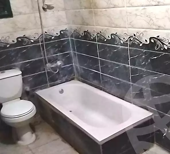 https://aqarmap.com.eg/en/listing/6681126-for-sale-cairo-helwan-el-shareaa-el-sharby-st