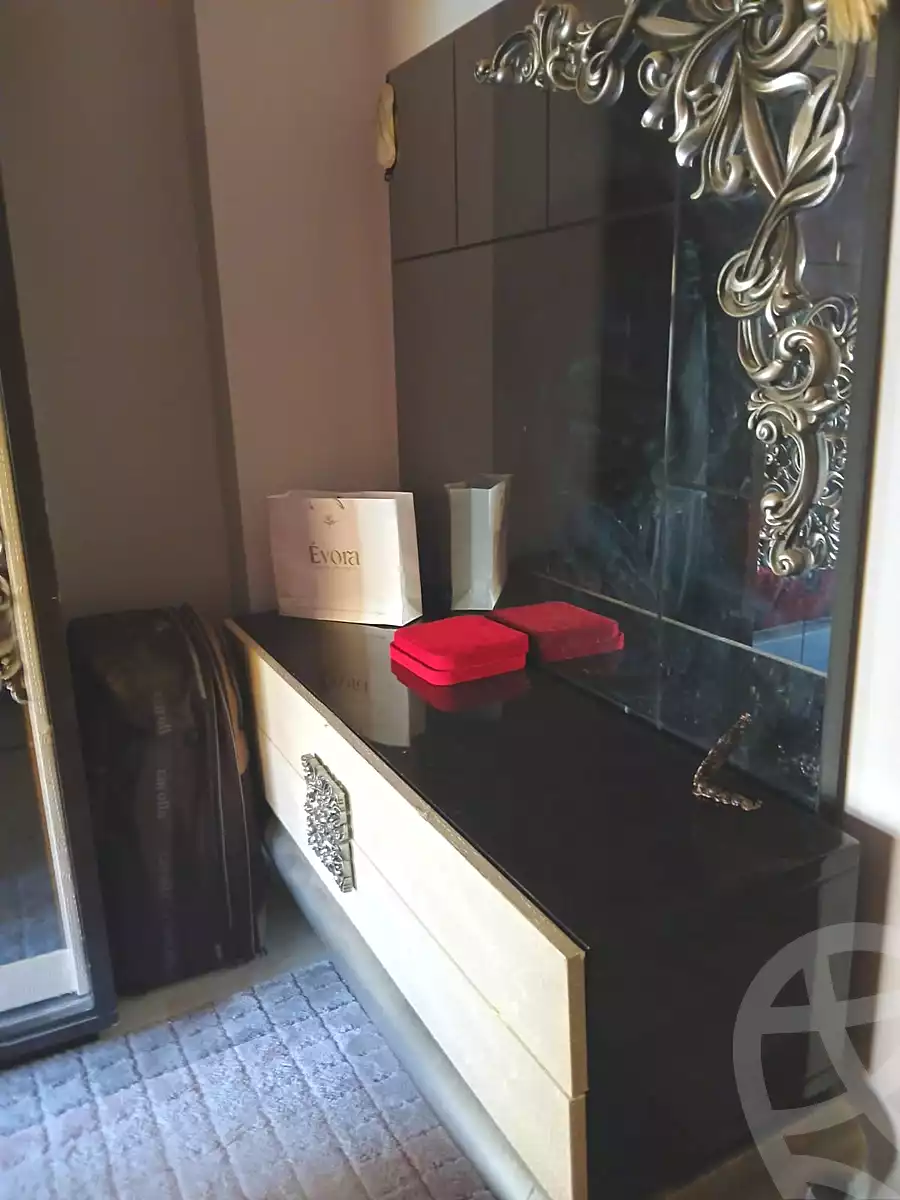 https://aqarmap.com.eg/ar/listing/6681876-for-sale-cairo-6th-of-october-el-ahyaa-neighborhood-4th-school-st